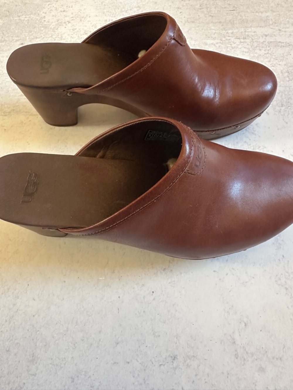 Ugg Size 9 Brown Leather Women's Clog Heels - Picture 2 of 8